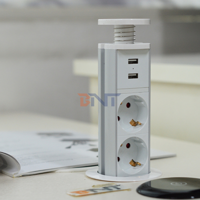 IP44 6cm Cor branca tomada de energia da torre vertical da cozinha com carga USB
