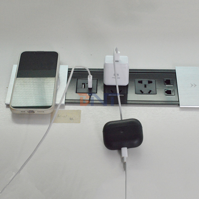 Novo Estilo Desktop Slip Cover Power Sliding Socket 10A Corrente nominal com carregador sem fio para casa e escritório
