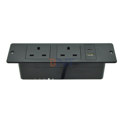 Soquete de alimentação AC padrão do Reino Unido Soquete de parede de móveis de plástico com 2 tomadas 1 USB e 1 porta de tipo C 16A de corrente nominal