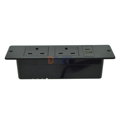 Soquete de alimentação AC padrão do Reino Unido Soquete de parede de móveis de plástico com 2 tomadas 1 USB e 1 porta de tipo C 16A de corrente nominal