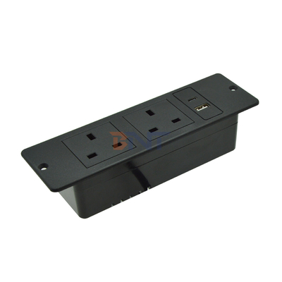Soquete de alimentação AC padrão do Reino Unido Soquete de parede de móveis de plástico com 2 tomadas 1 USB e 1 porta de tipo C 16A de corrente nominal