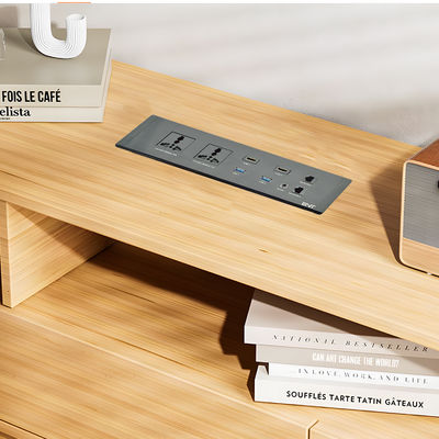 Tomada de energia multifuncional embutida para desktop Opções de plugue universal com portas USB duplas nível IP44
