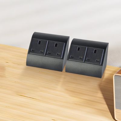 Corredor de escritório e escritório doméstico UK Socket com 2 tomadas para vários dispositivos