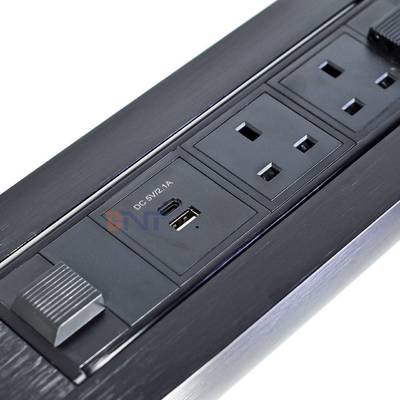 UK Standard Custom AC Power Socket Desktop Embedded Electric Flip Socket com 2 tomadas 1 USB & 1 Tipo C & 1 Carregador sem fio