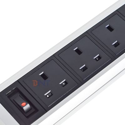 Tomadas de energia multifuncionais para desktop com 3 tomadas elétricas AC embutidas e tomadas de carregamento USB A+USB C