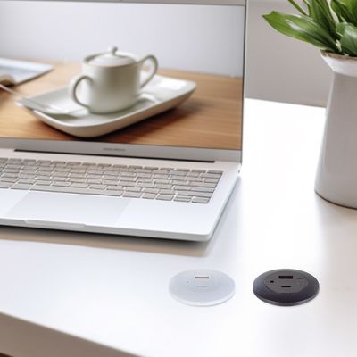 Soquete de alimentação de mesa montada em plástico com portas de carregamento USB A + C